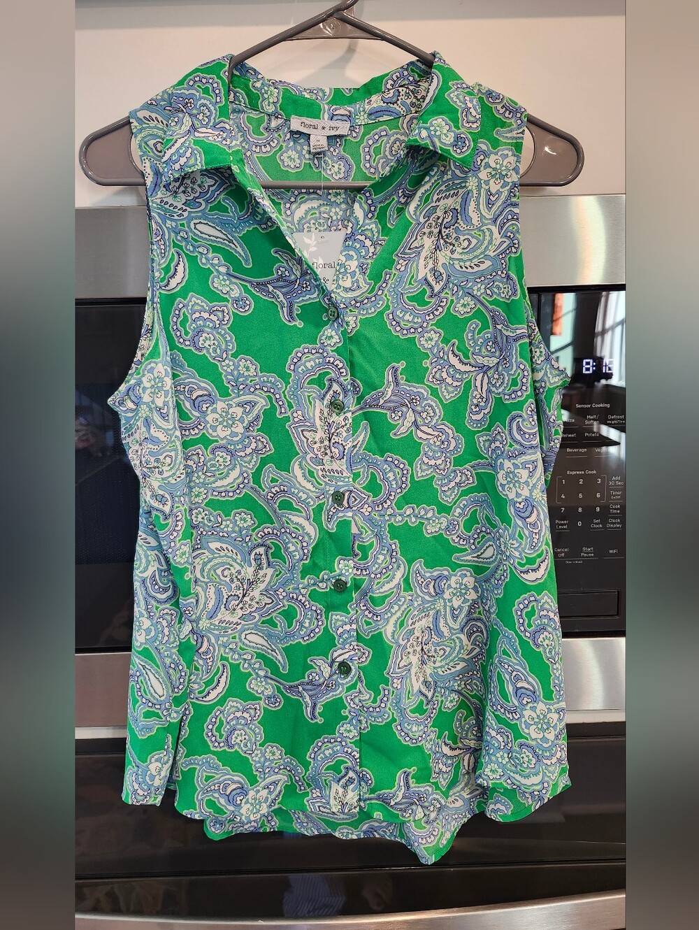 Macy's Floral And Ivy Green Paisley Sleeveless Button-Front Shirt